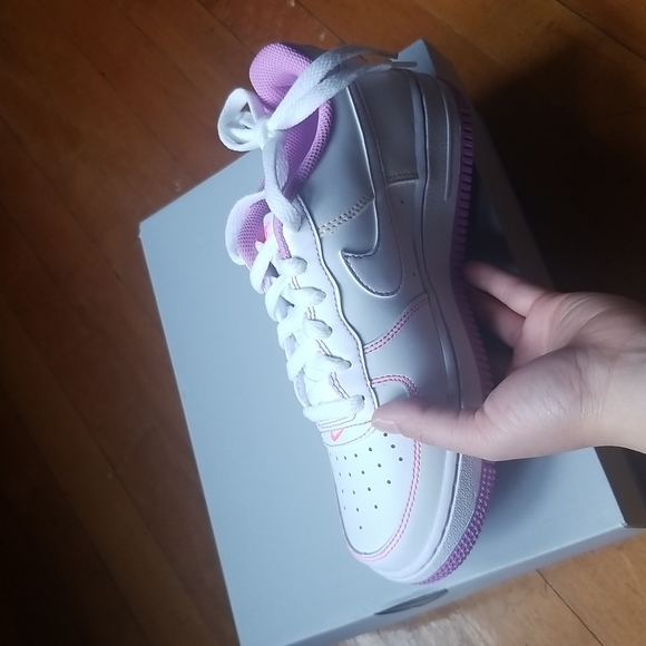 *sold*Brand new Air Force 1 GS 4Y - Picture 2 of 3